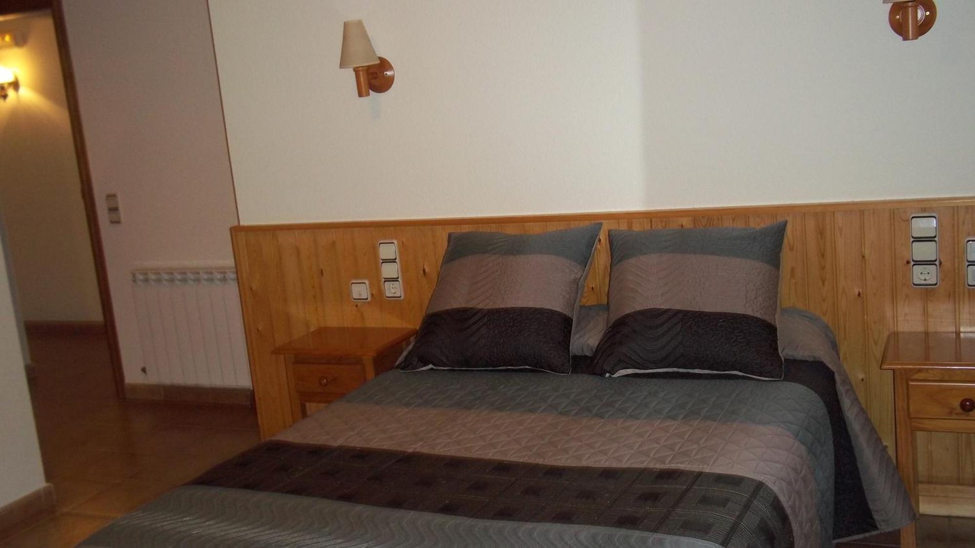 Hostal Pernalle Эрильяваль Экстерьер фото