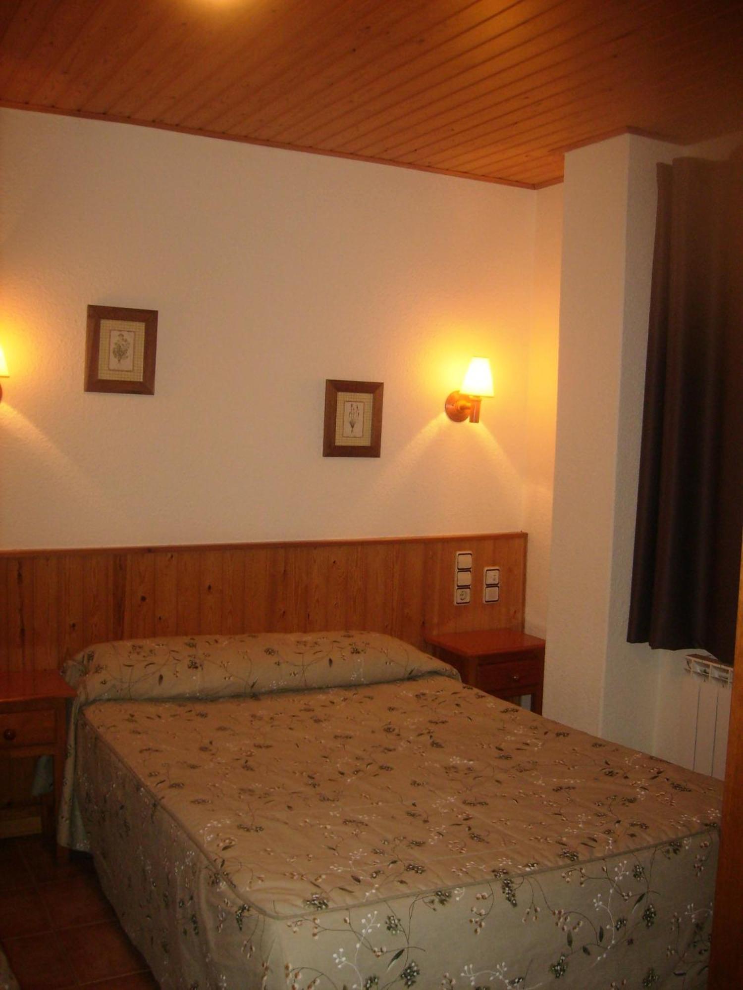 Hostal Pernalle Эрильяваль Экстерьер фото